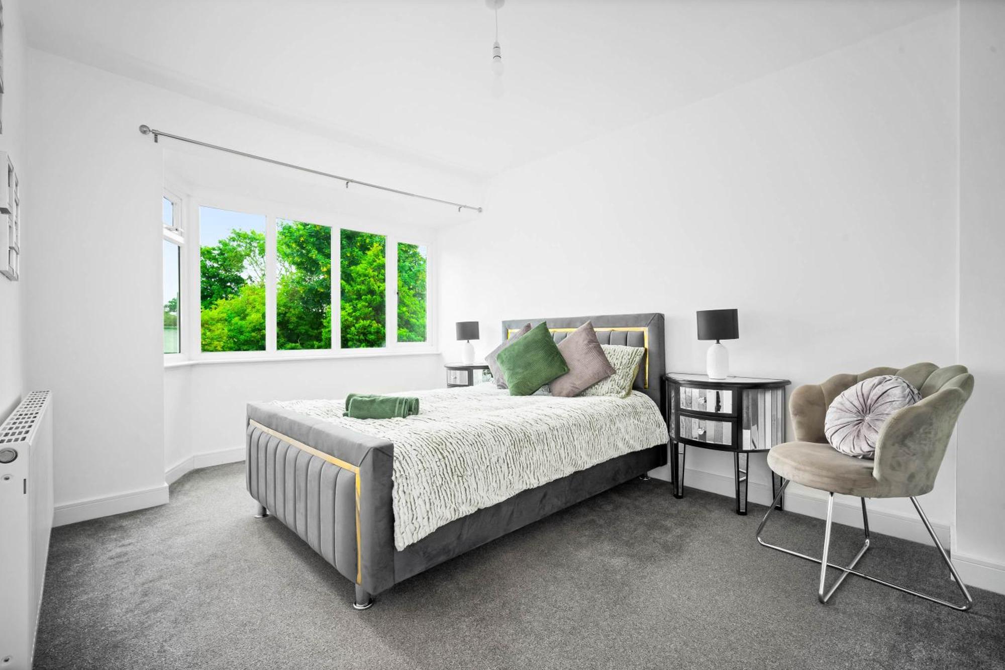 Дом отдыха The Rock, Elegant 4 Bedroom House, Solihull, Close To Nec, Sleeps 8