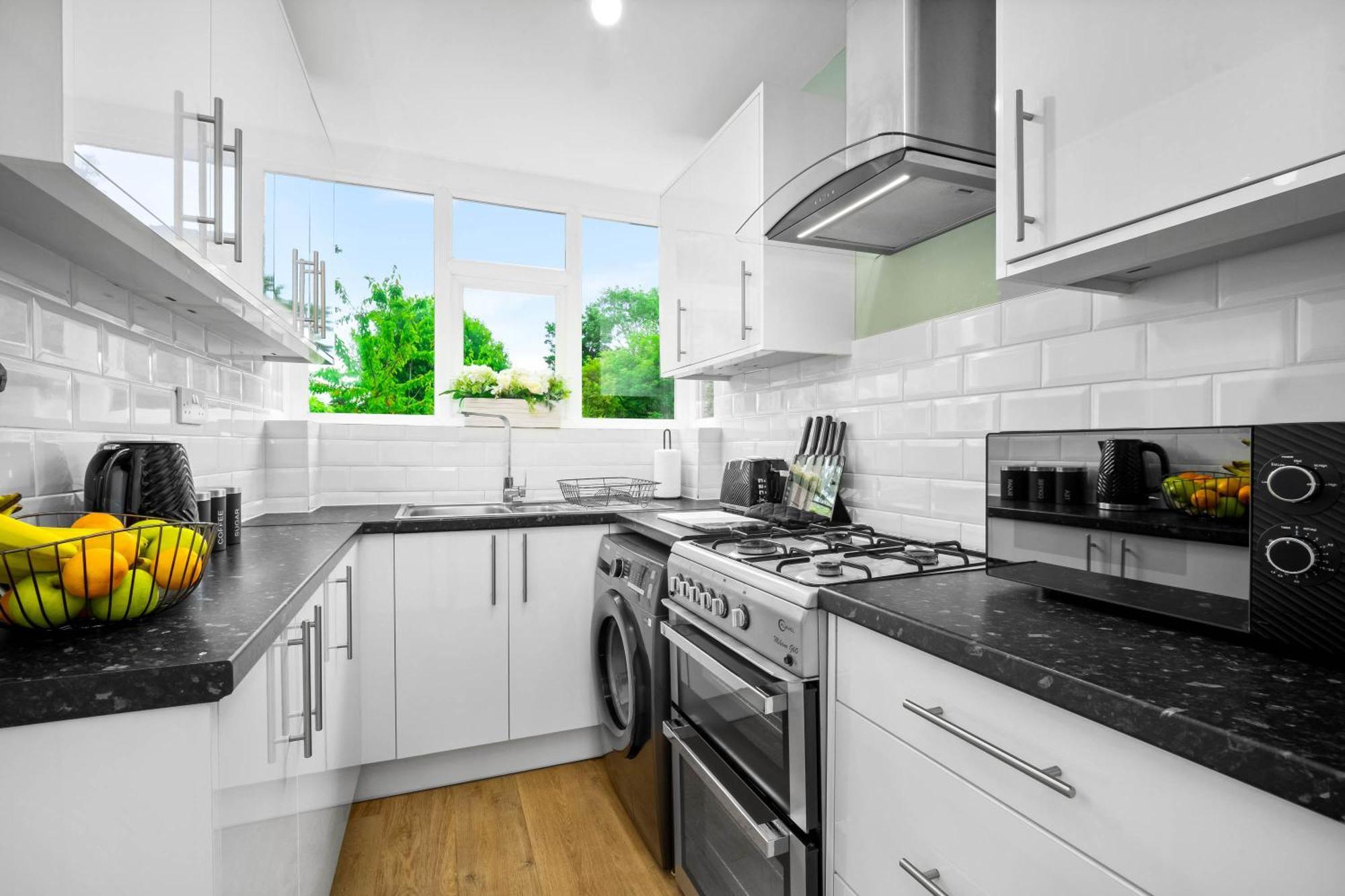 The Rock, Elegant 4 Bedroom House, Solihull, Close To Nec, Sleeps 8 * Бирмингем